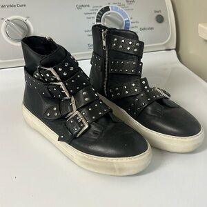 J Slides Women’s Sneaker Size 7.5